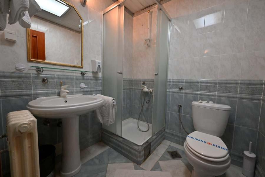 Hotel Norcev Grgetek Exteriör bild
